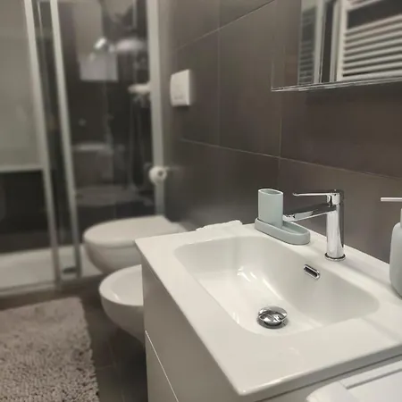 Primo Piano Apartment *